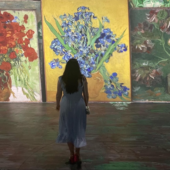 Meet your Posher, Alessia - Picture 1 of 1